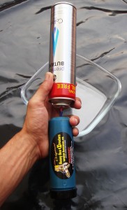Comment fonctionne l'extracteur d'huile Honey Bee? Remplissage de l'extracteur avec le gaz butane