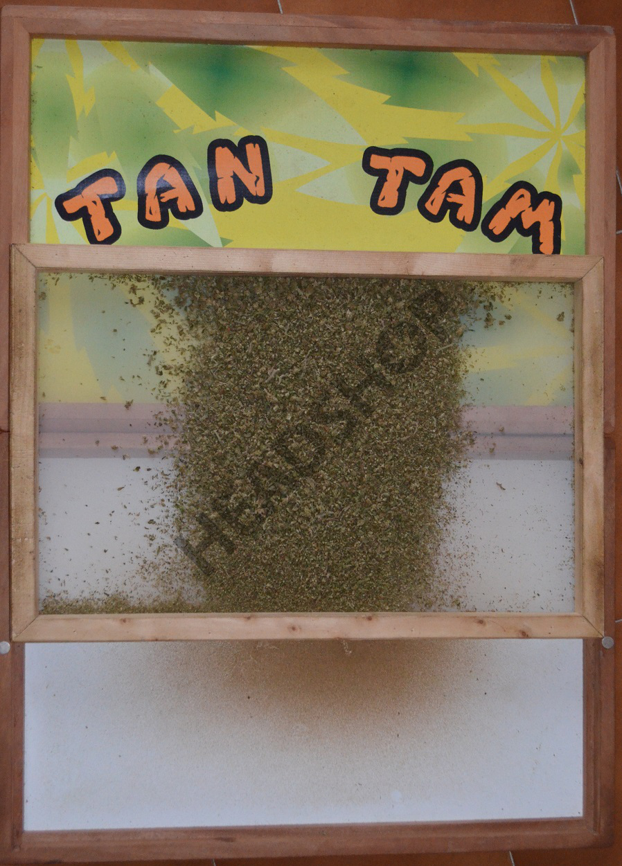 Tan Tam, un outil simple et efficace pour fabriquer du haschisch